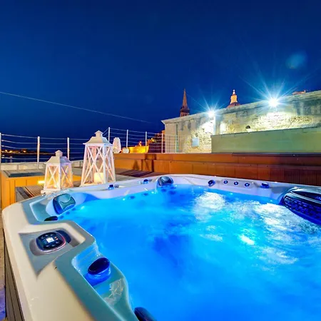 Valletta Waterfront Villa With Pool And Jacuzzi Exterior photo