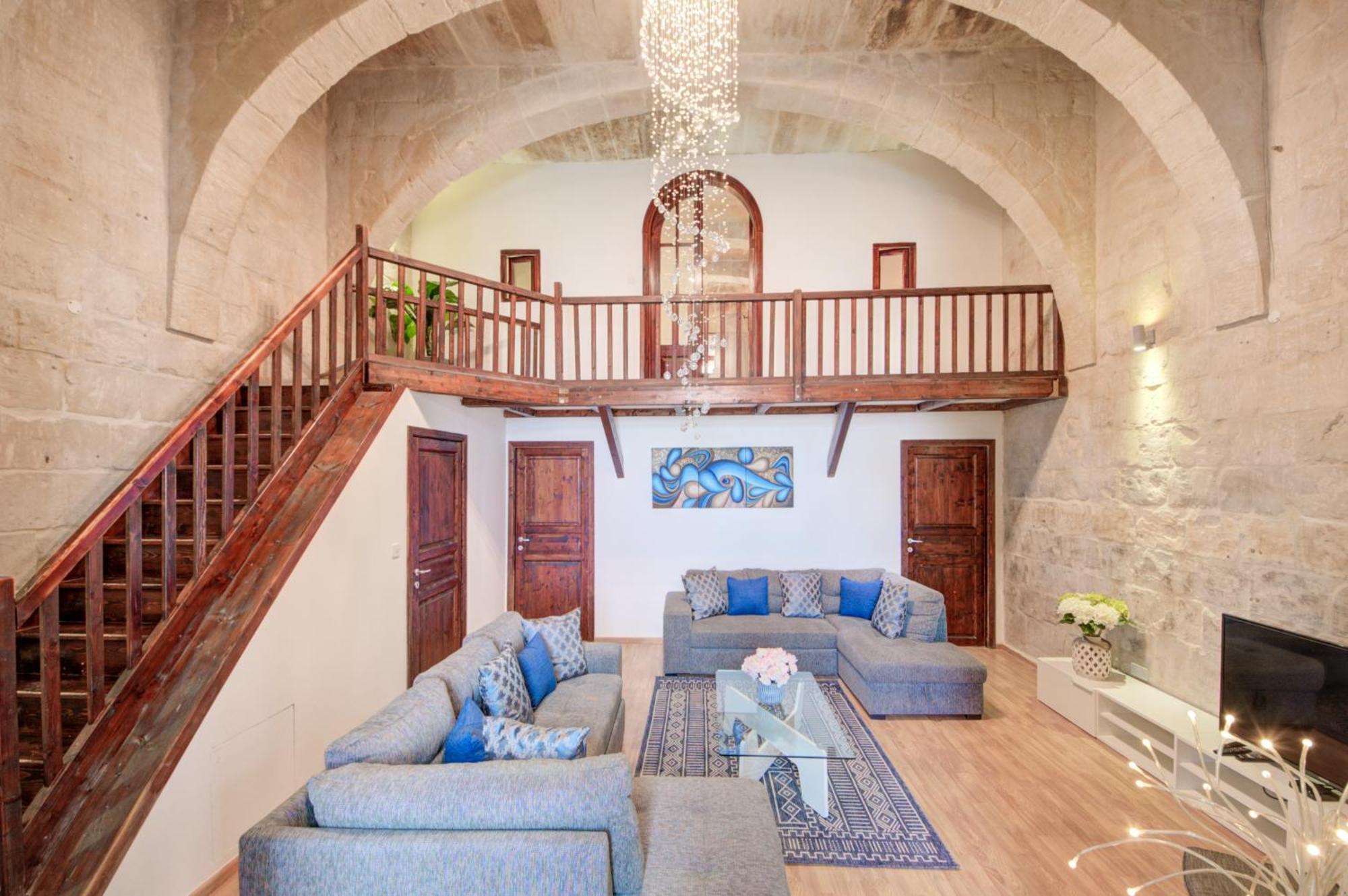 Waterfront With Pool And Jacuzzi * Валетта