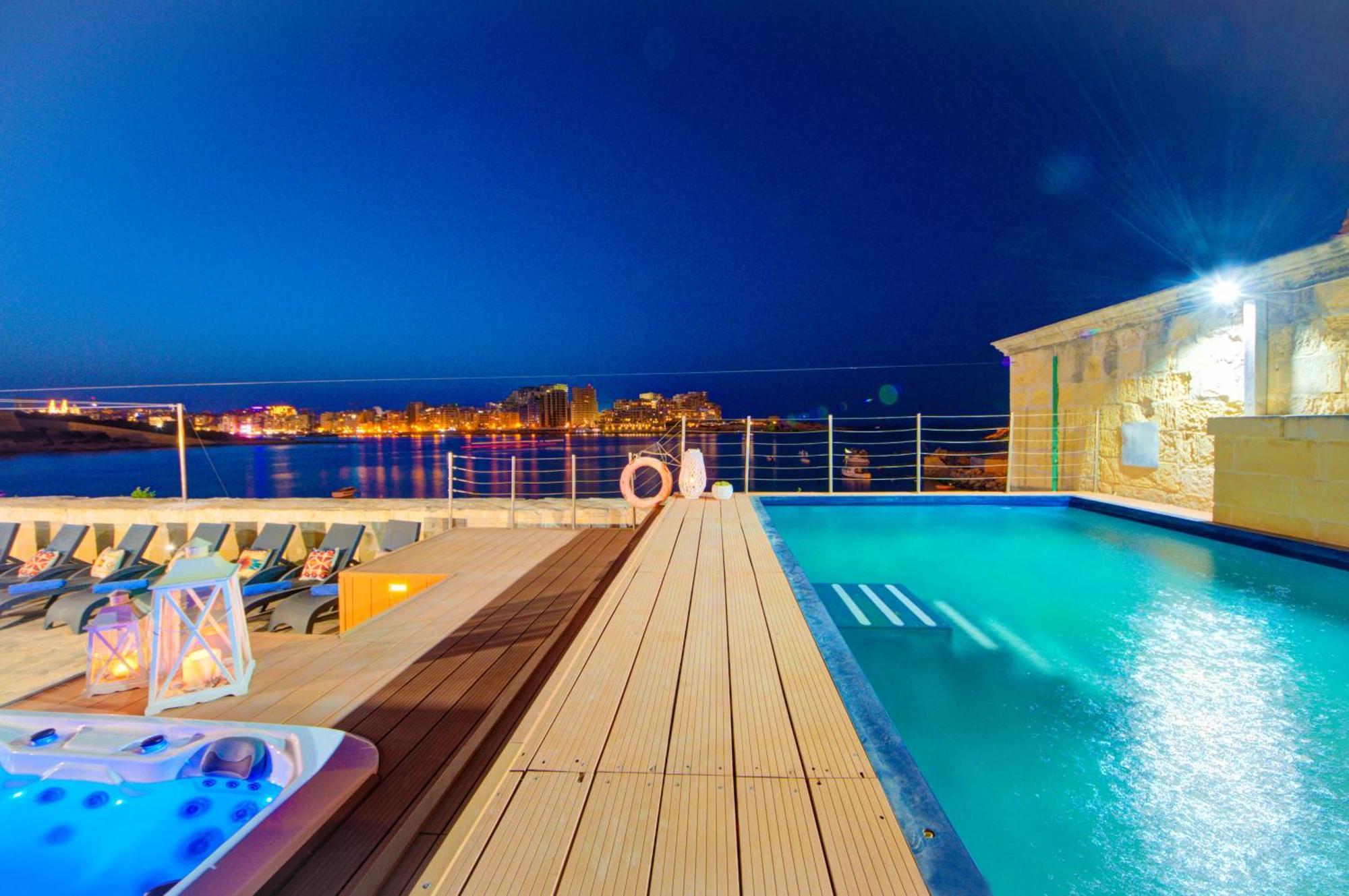 Вилла Waterfront With Pool And Jacuzzi *