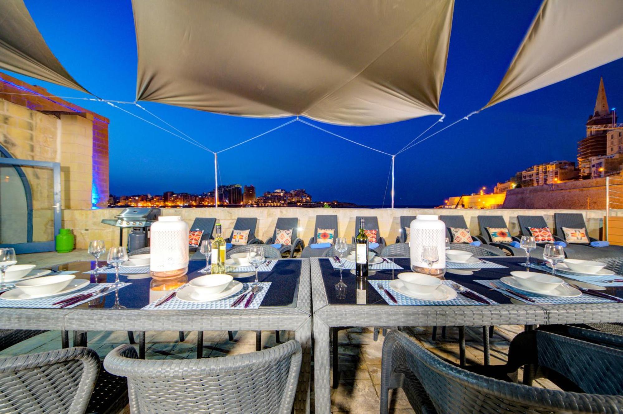 Waterfront With Pool And Jacuzzi Vilă *