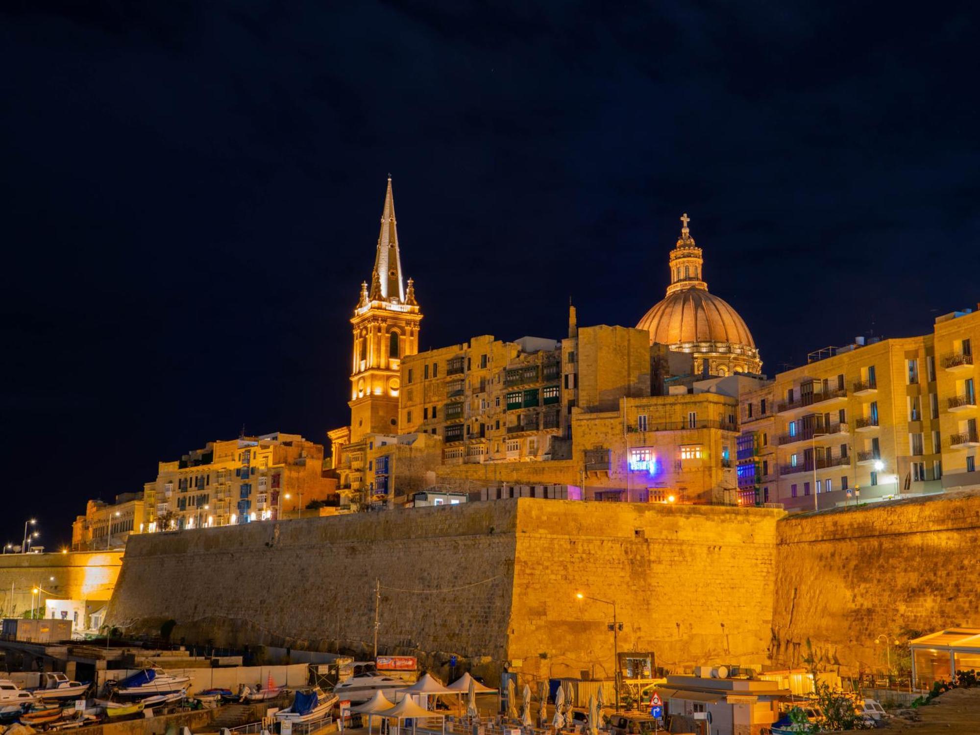 Vilă Waterfront With Pool And Jacuzzi Valletta